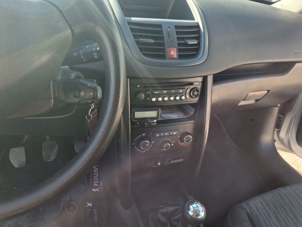 Peugeot 207 1.4 hdi 2010 comercial