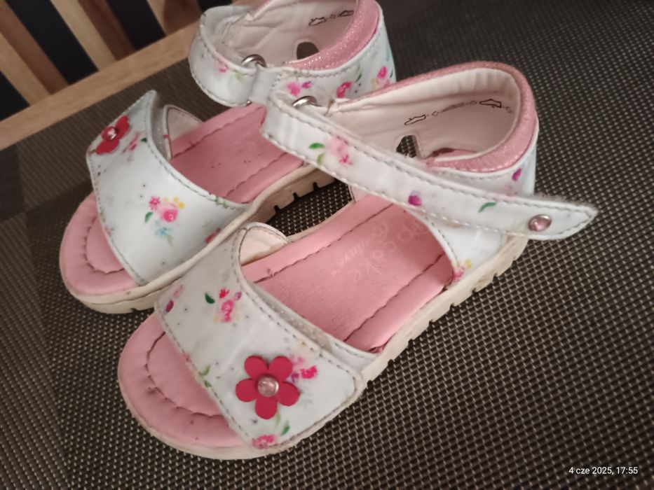 Sandałki dziecięce stan bardzo dobry 21 rozmiar