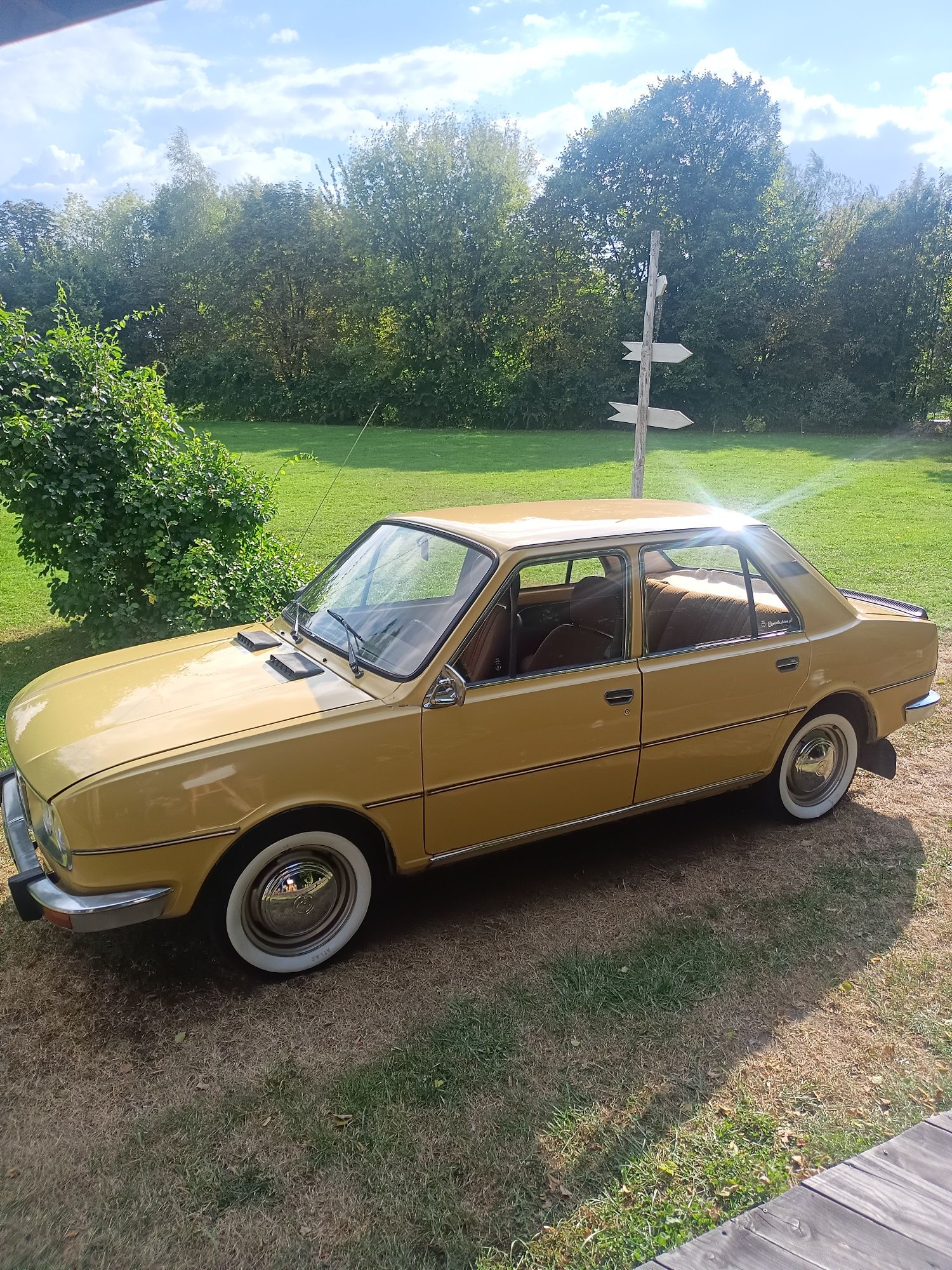 Auto do ślubu Skoda 120 GLS z 1979 r.