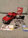 MN82 RC replika Toyoty Land Cruiser 79 skala 1:12 z napędem 4WD (4x4)