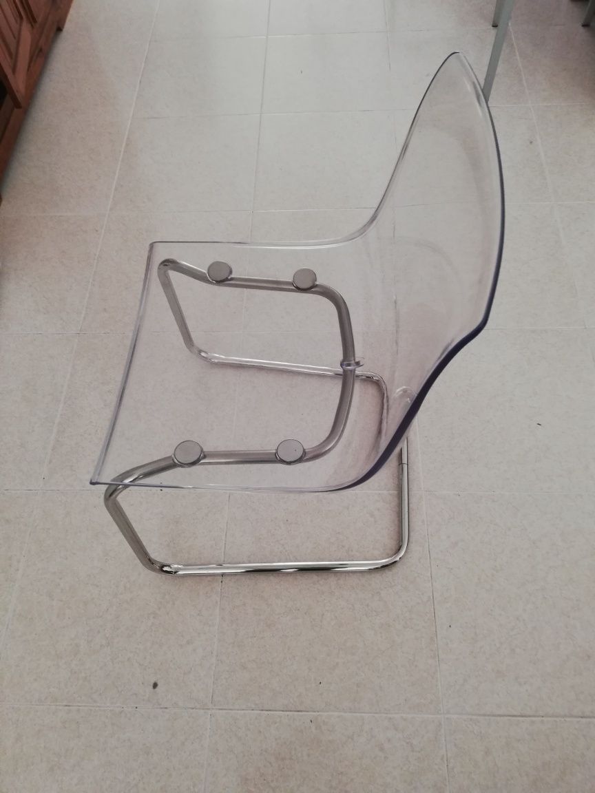 Mesa de vidro branco