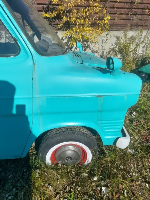 Ретро Ford transit mk1 1959 року випуску