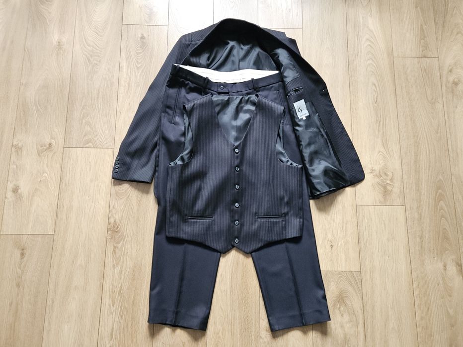 Garnitur męski trzyczęściowy r. 52