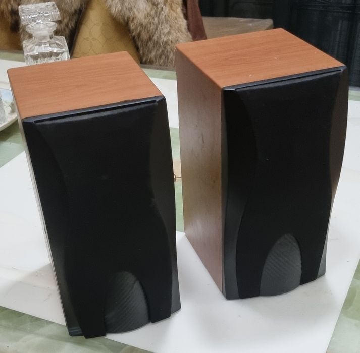 Продам колонки для музыкальный центр 2×25w