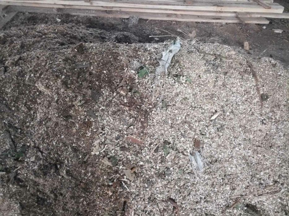 Продам опилки и кору ,в мешках,дрова