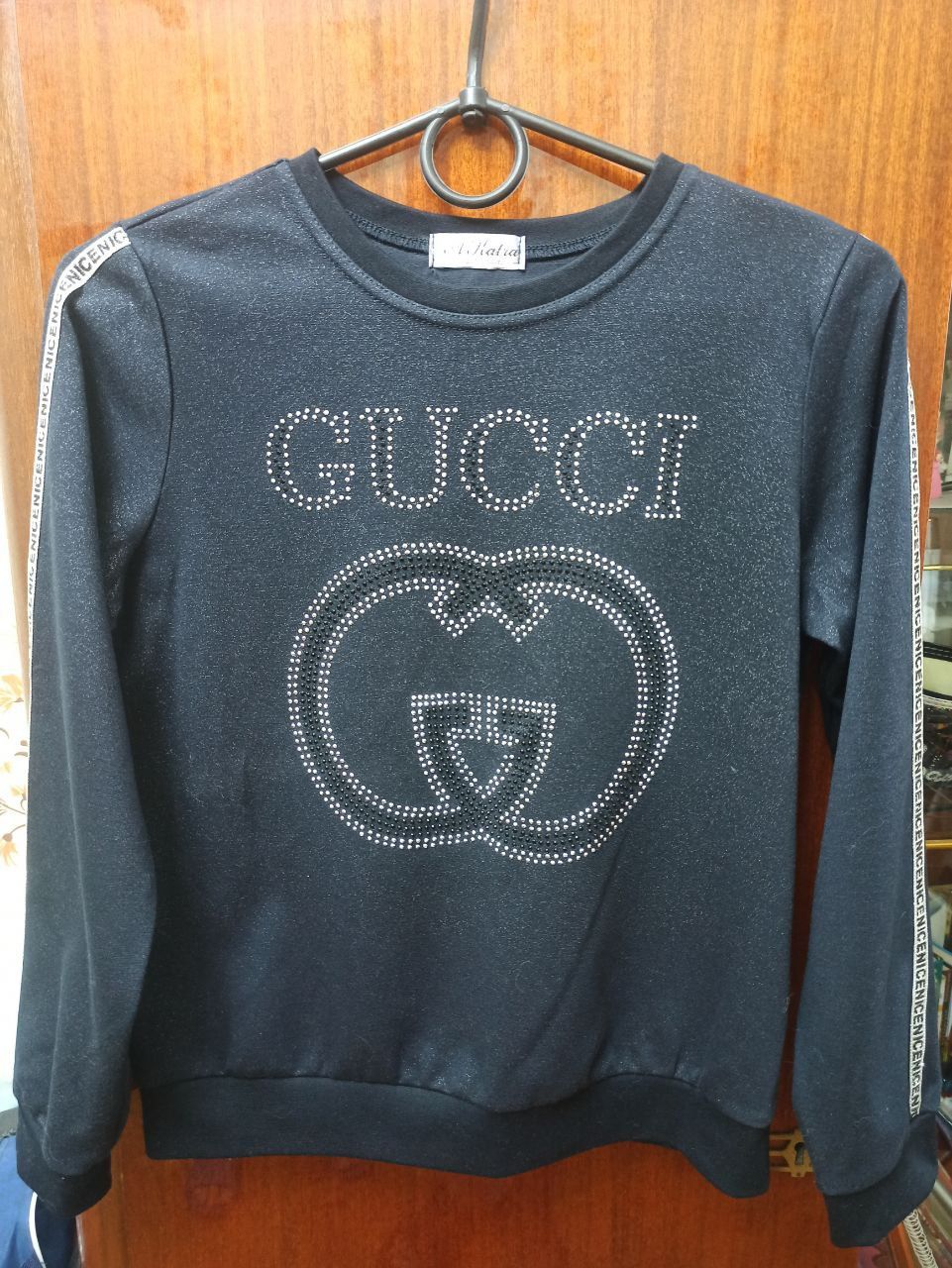 Супер стильная кофта на девочку 152см с надписью Gucci, темно-синяя