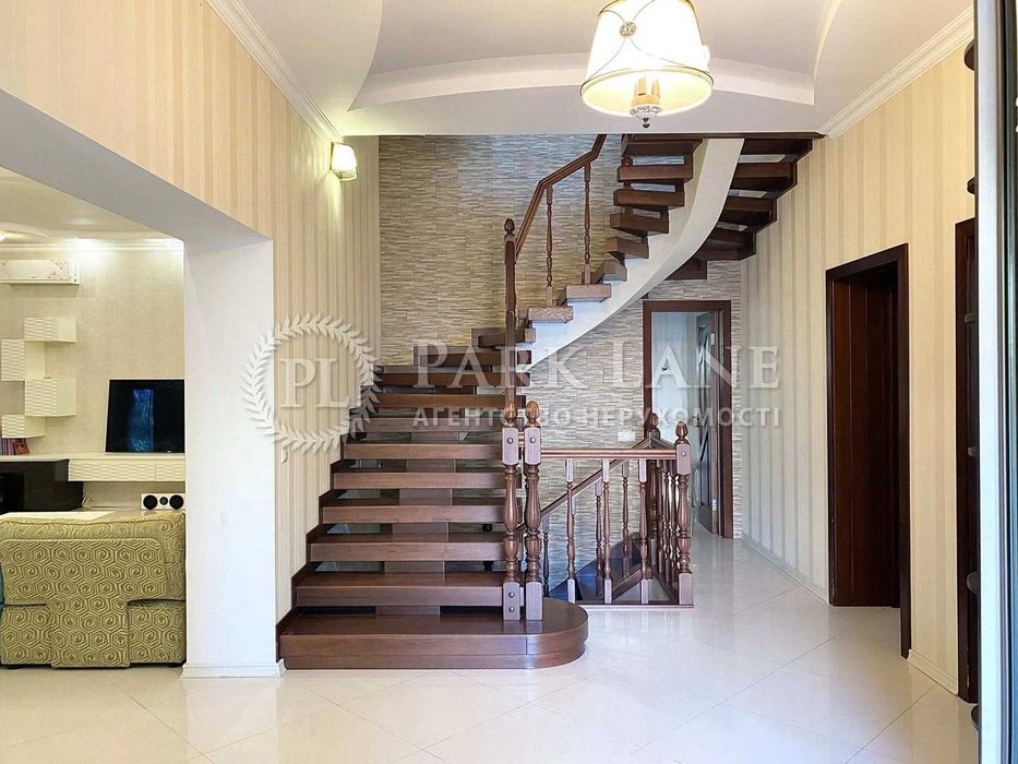 Оренда будинку з басейном. Козин. 4 спальні. 13 соток землі.