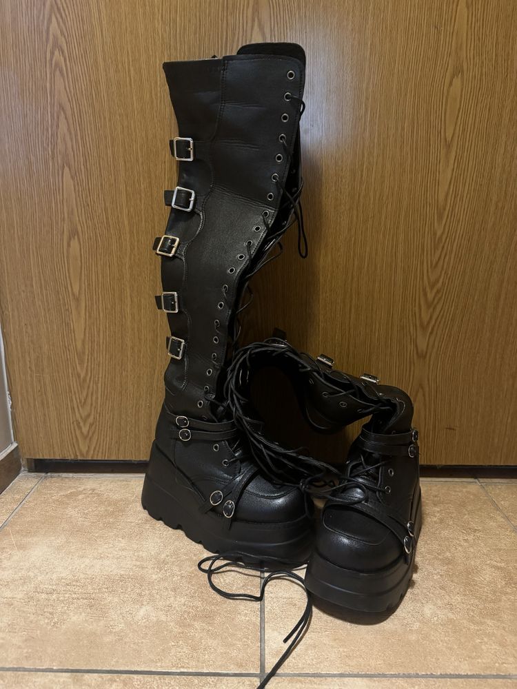 Wysokie czarne buty, rozmiar 36
