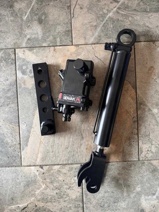 Siłownik pompa podnoszenia kabiny Mercedes Unimog U300 U400 U500