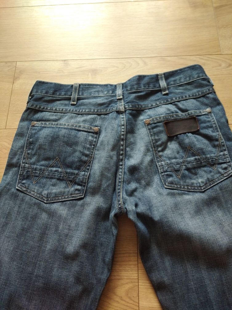 Spodnie jeansowe Wrangler