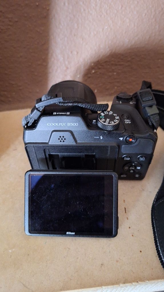 Câmara fotográfica Nikon B500