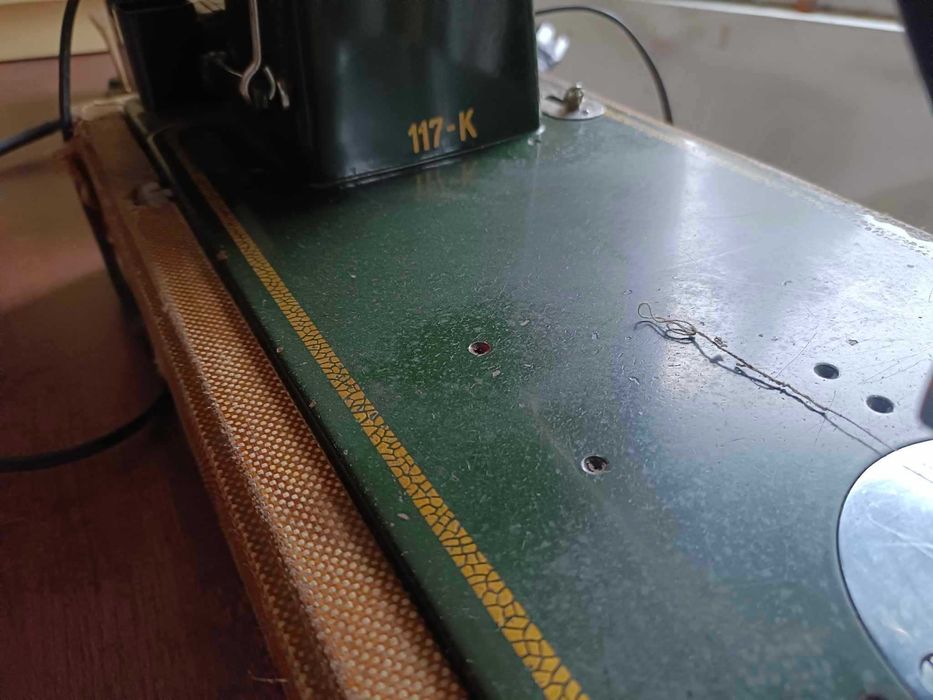 Zabytkowa maszyna do szycia Bernina 117 szwajcarska żeliwna antyk