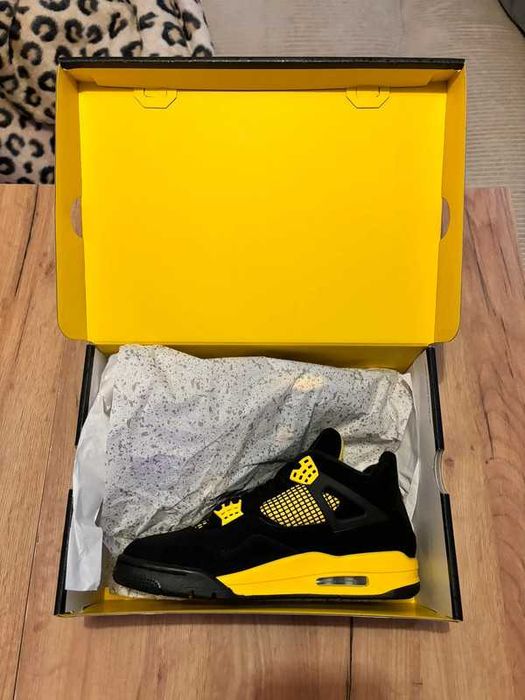 Buty Trampk Jordan 4 retro Thunder R.45