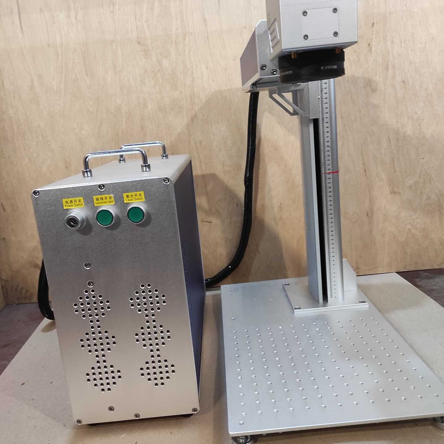 Волоконный лазерный лазерний гравер маркер для гравіювання JPTLP50W.