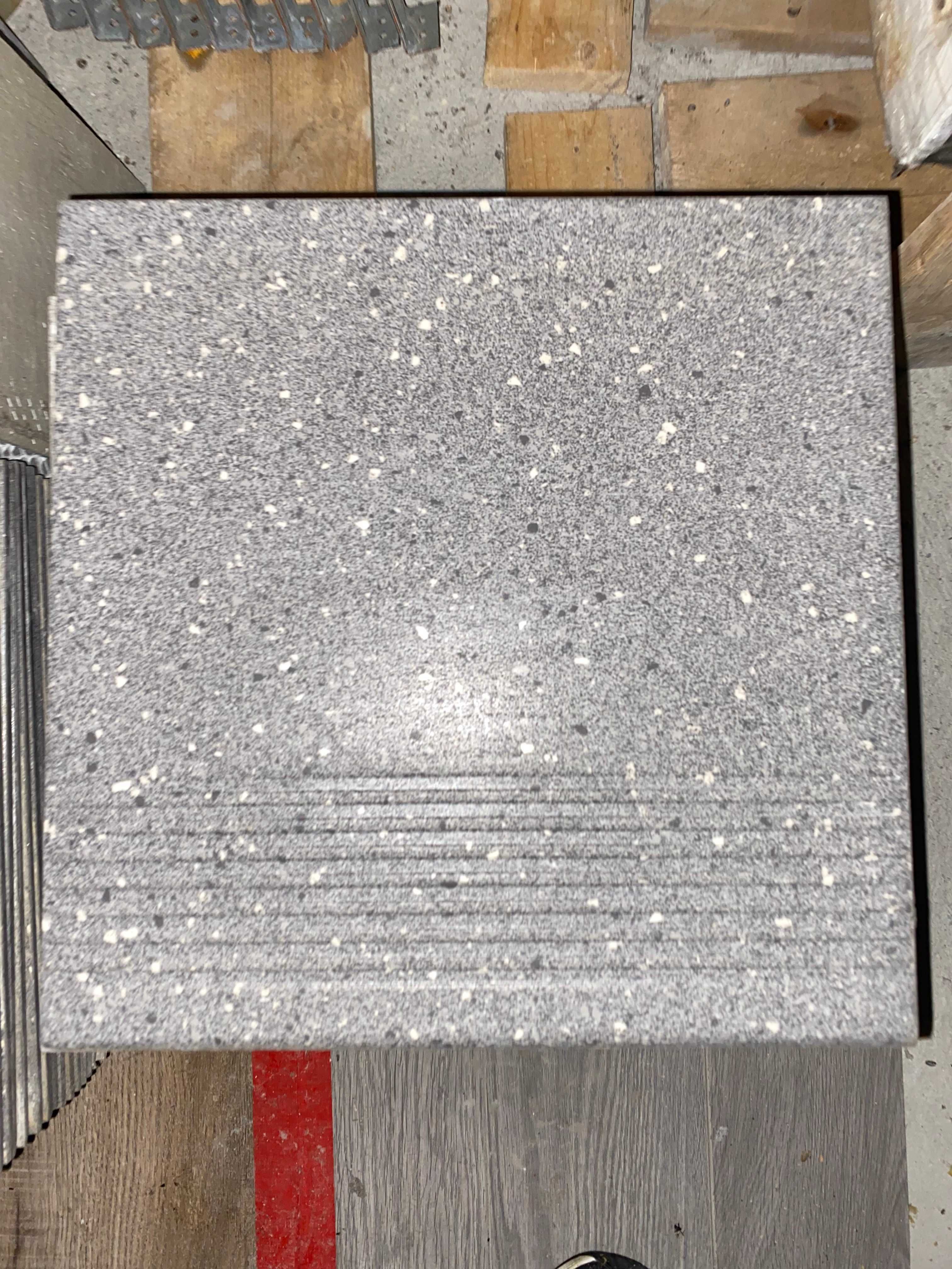 Opoczno STOPNICA hyperion h10 graphi. steptread gres 29,7 x 29,7 GAT.1