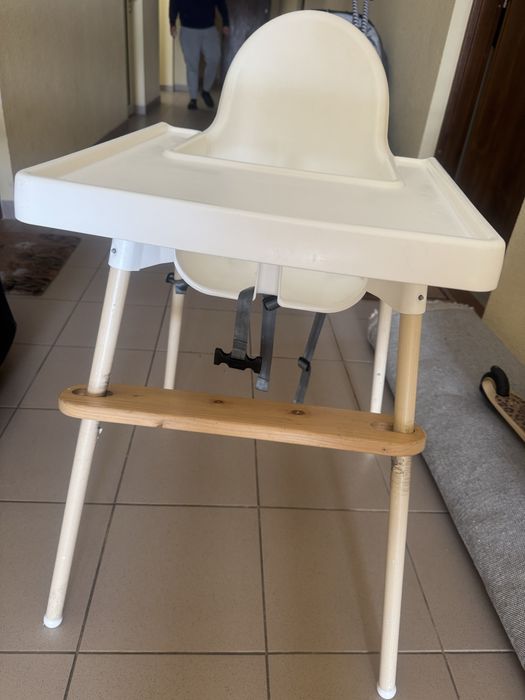 Krzeselko ikea antilop do karmirnia z podnozkiem