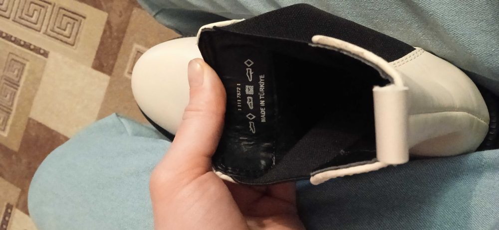 Жіночі ботинки челсі