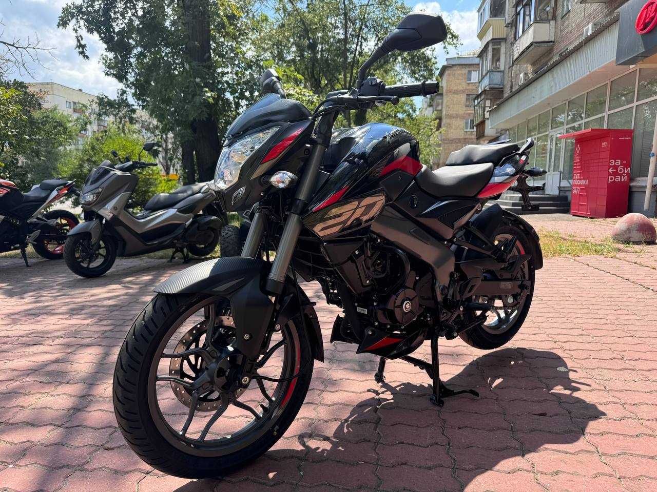 Мотоцикл BAJAJ PULSAR NS200 2025 офіційно в Арт мото Київ