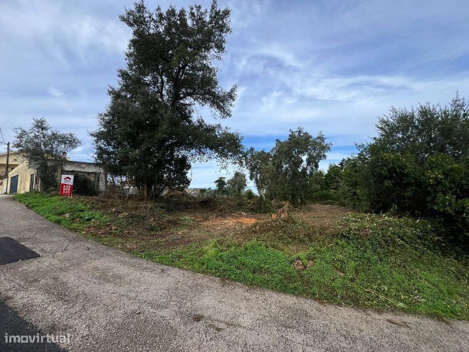Terreno para construção em zona dos Carvalhais, Santa Clara