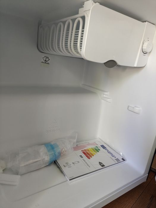 Lodówka hotelowa Comfee minibar czarna retro