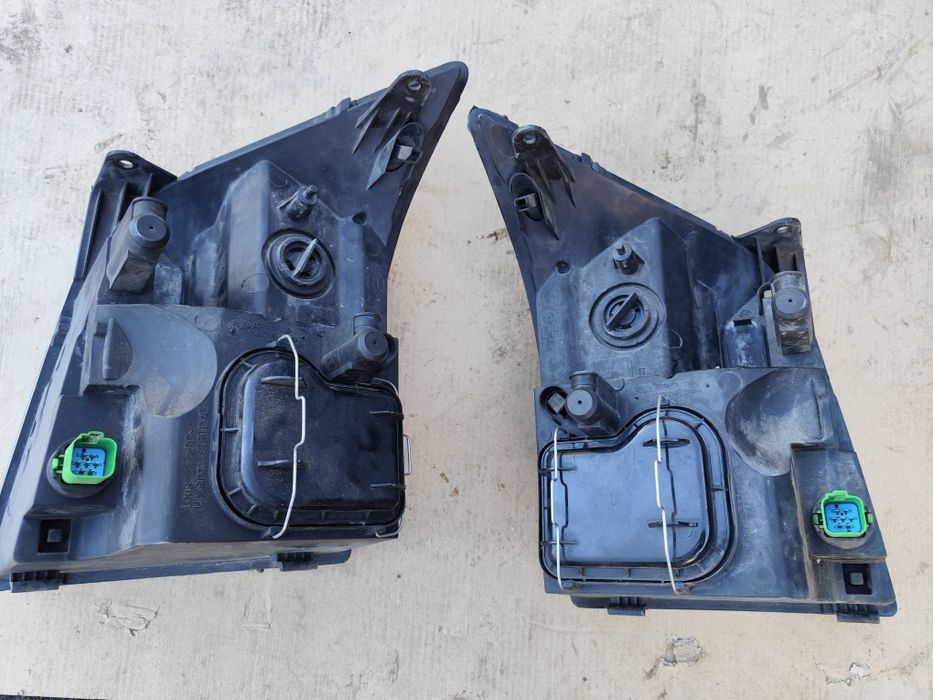 Oryginalne lampy Ford Transit 2011