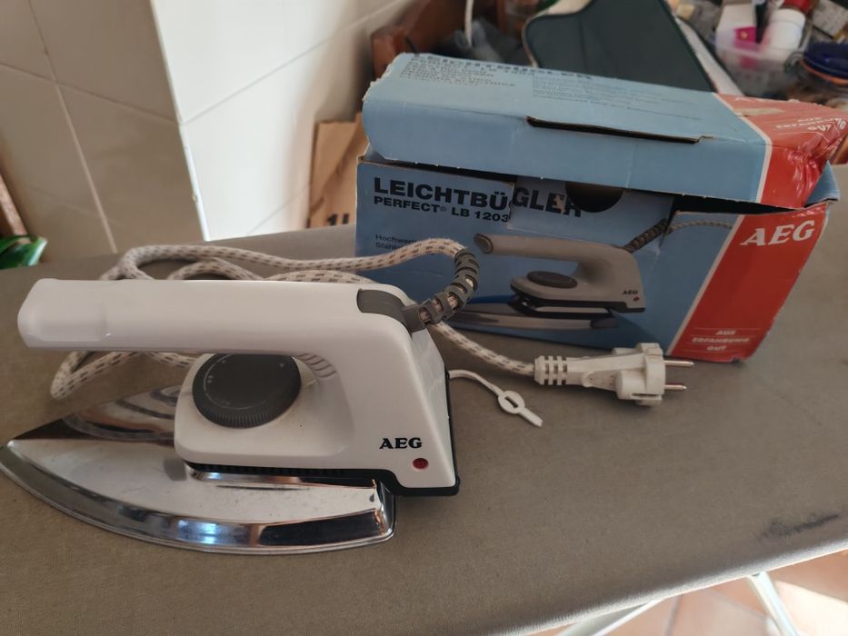 Ferro de engomar AEG como novo