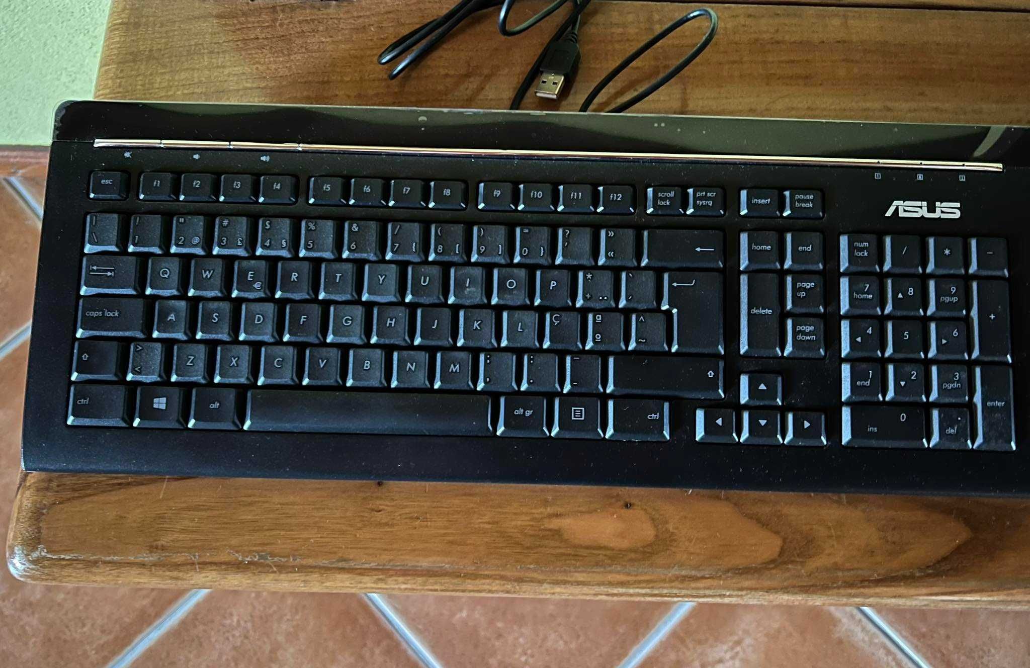 Teclado Asus muito bom estado.