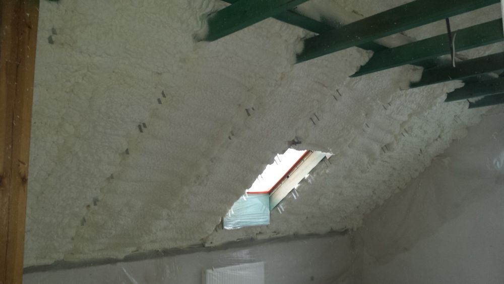 Izolacje Natryskowe, Ocieplenie pianą PUR