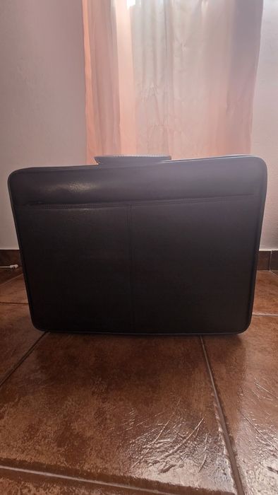 Mala Pierre Cardin de pele