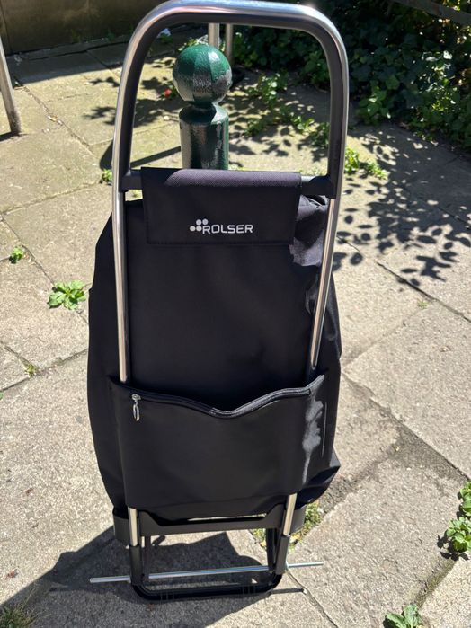 Wózek na zakupy z kółkami na schody