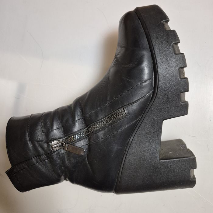 Зимние кожаные женские сапоги 38р.