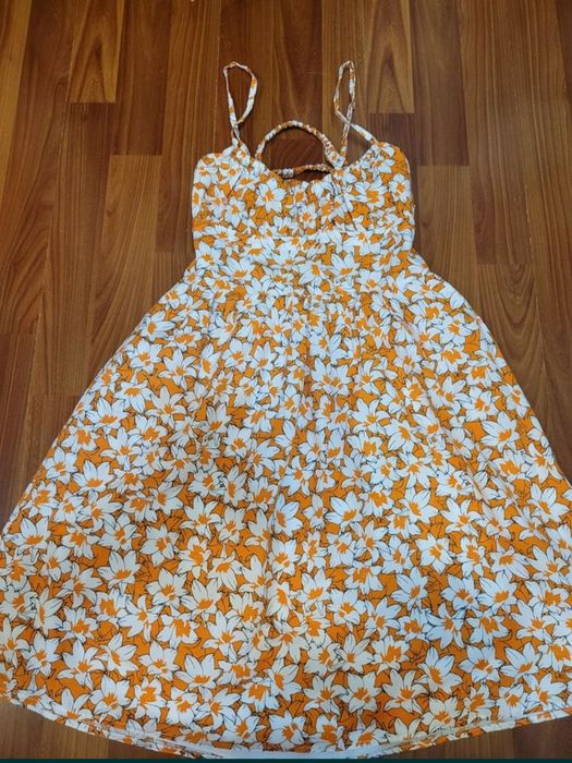 Віддам жіночі речі