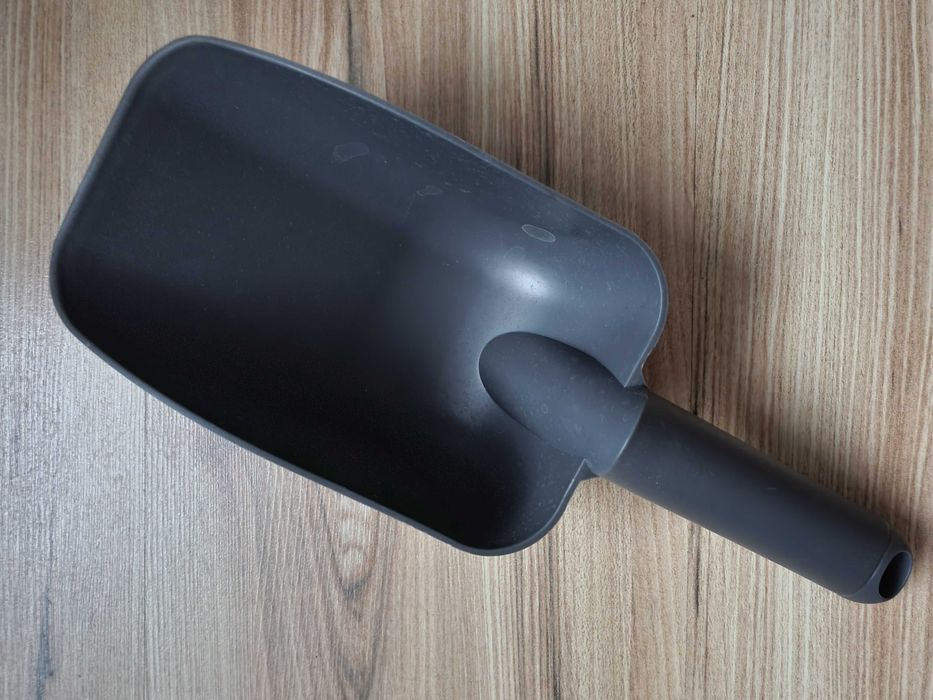Plastikowa szufelka, łopatka do ziemi doniczkowej