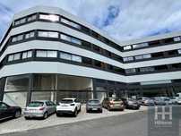 Espaço comercial com 695 m2 | Machico