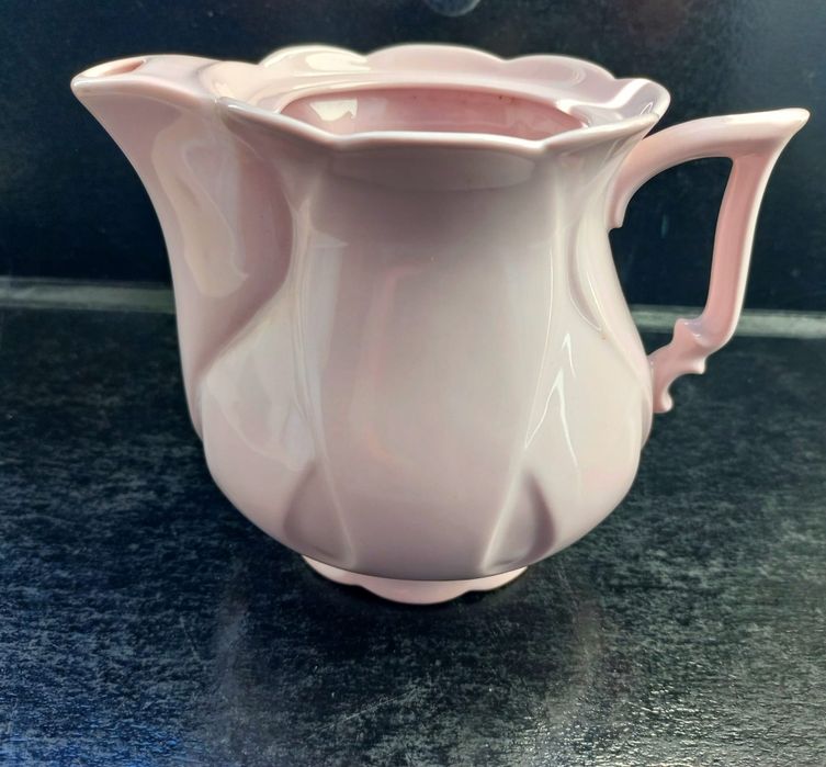 Mlecznik z różowej porcelany
