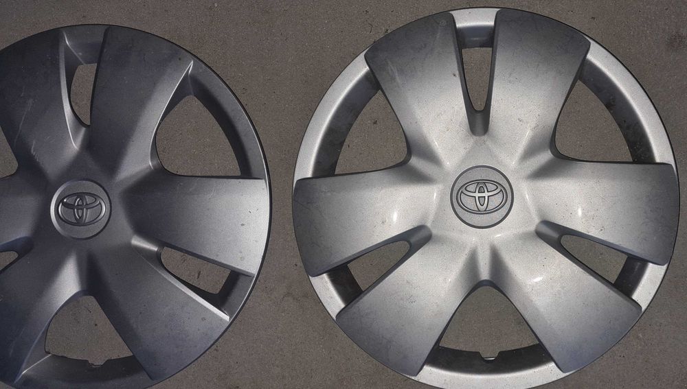 kolpak toyota 14 oryginalny  2szt