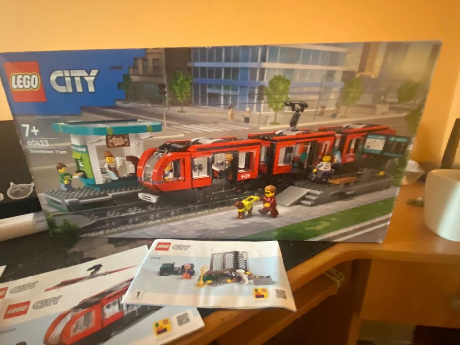 Lego City 60423 LEGO City Tramwaj miejski ze stacją 60423