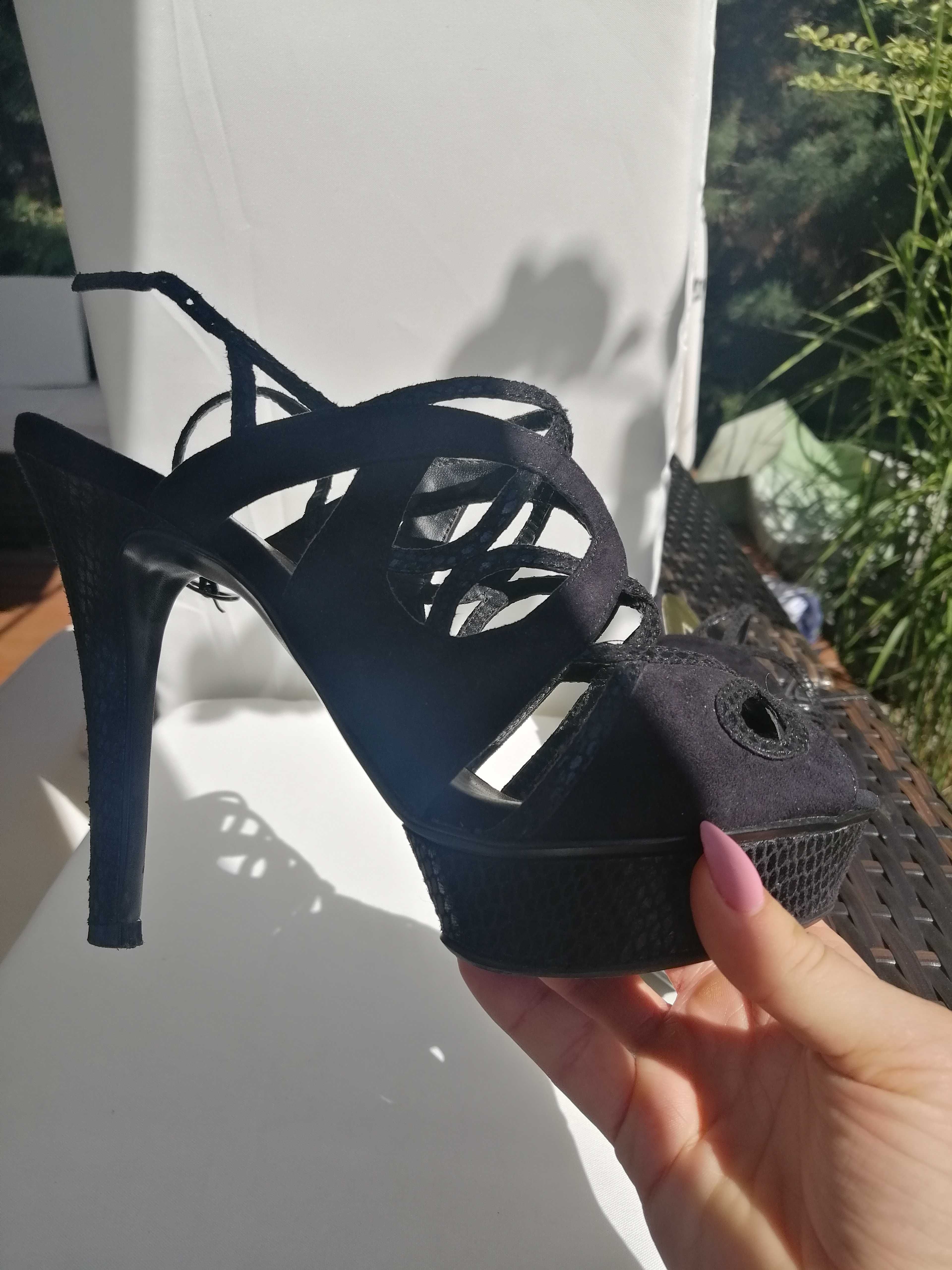 Buty na obsacie szpilki sandałki 38 czarne na lato eleganckie ażurowe