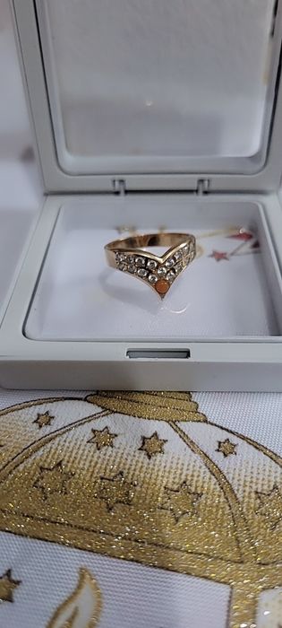 Złoty pierścionek 585 z koralem