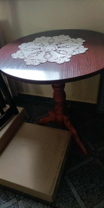 Meble do przedpokoju oraz stolik