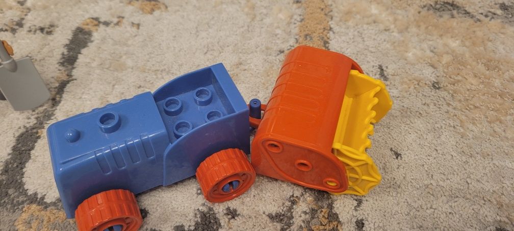 Samolot i traktor 2 zestawy lego DUPLO i gratis - zabawki