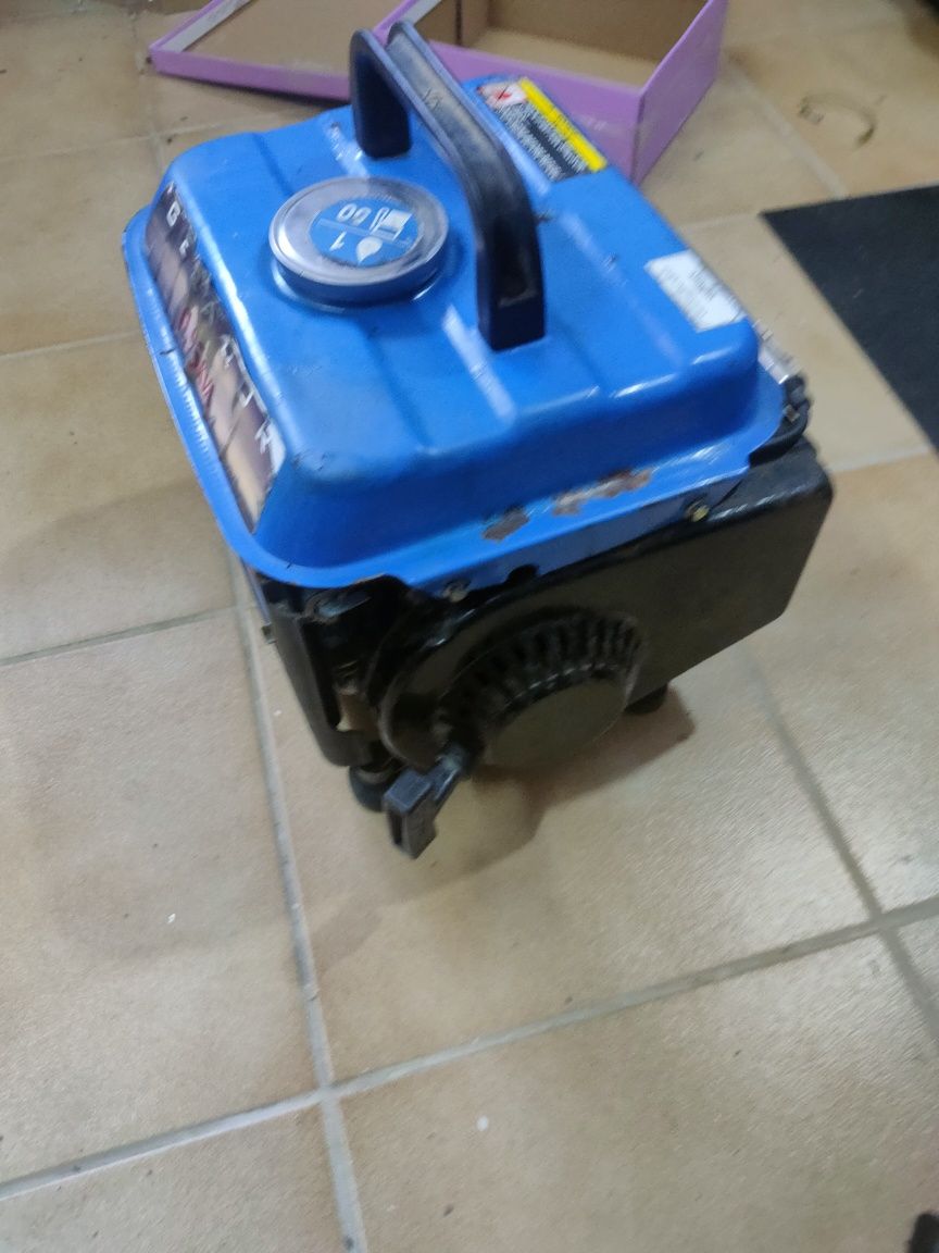 Gerador de energia 220V a 2T