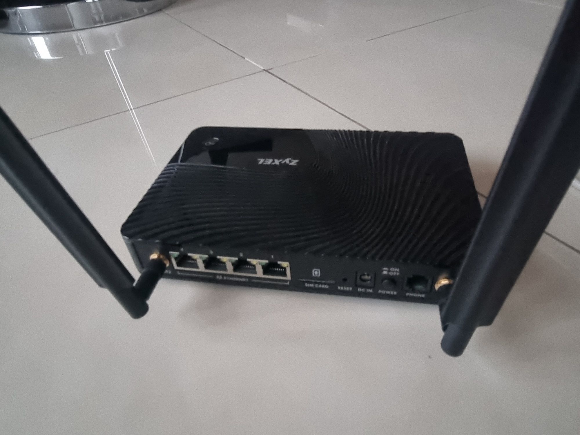 Router Zyxel LTE3311 modem na kartę SIM bez simlock anteny Play Orange