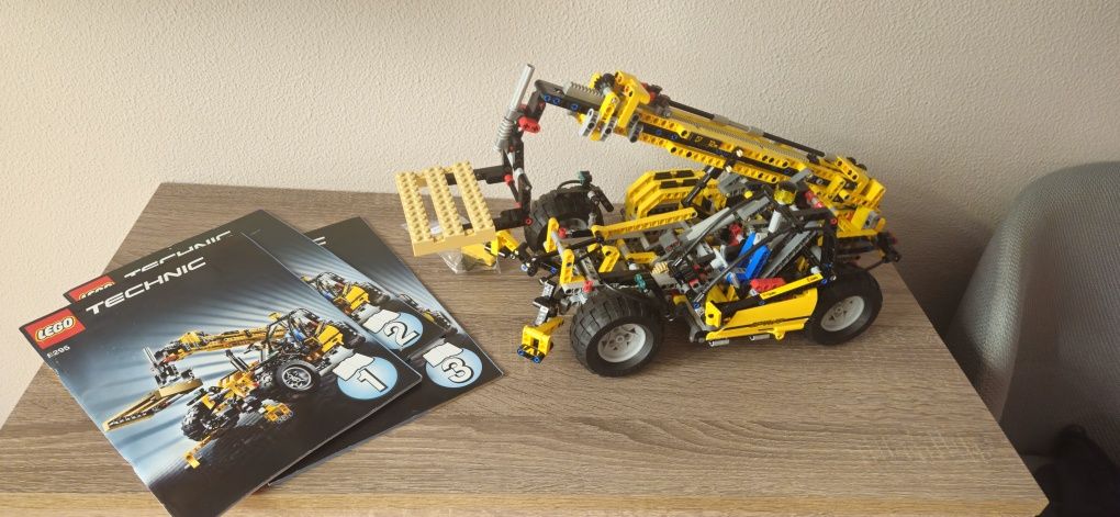 Власний вживаний LEGO Technic - 8295 Telescopic Handler 2008 рік