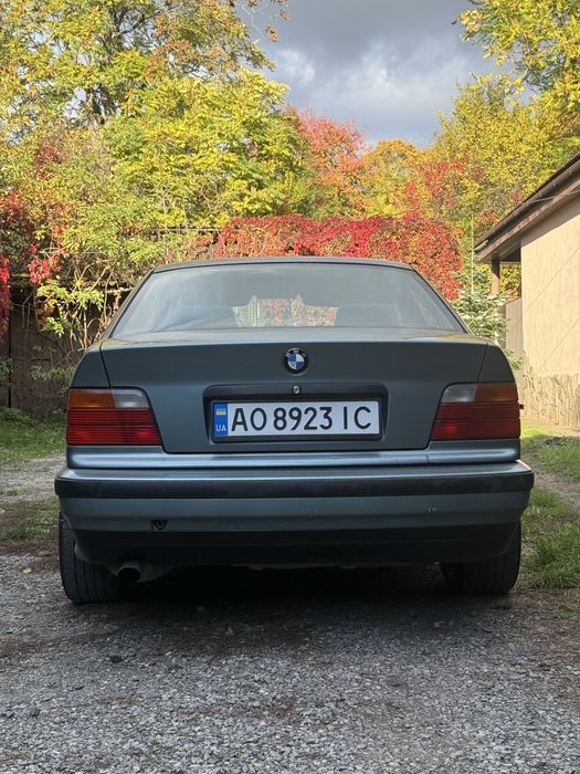 Продам BMW e36 320i