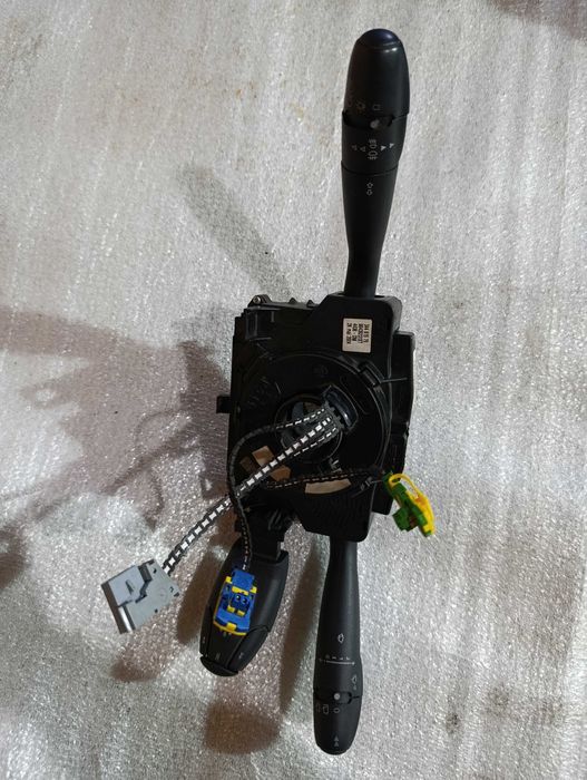 Переключатель поворотів peugeot 307/207/407/807/ citroen c2/c3/c4