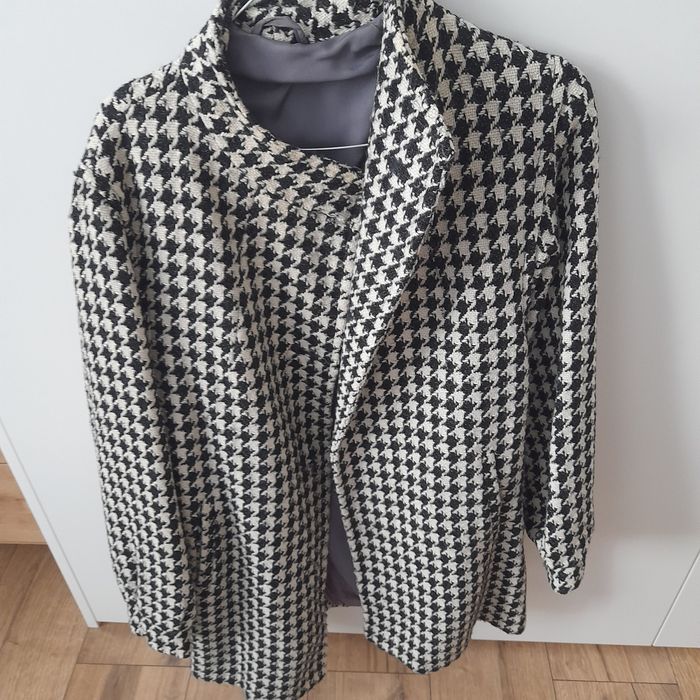 Kurtka damska długa wełniana  zimowa ocieplana na podszewce