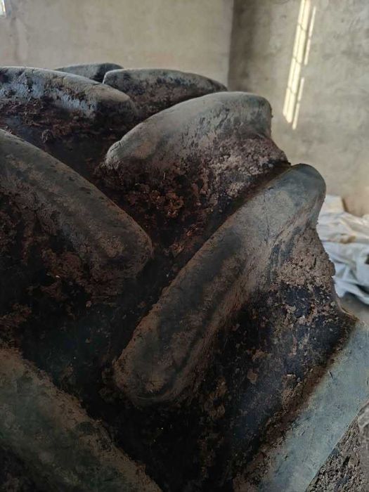 Pneus tractor R28 + R38 (medidas na descrição)