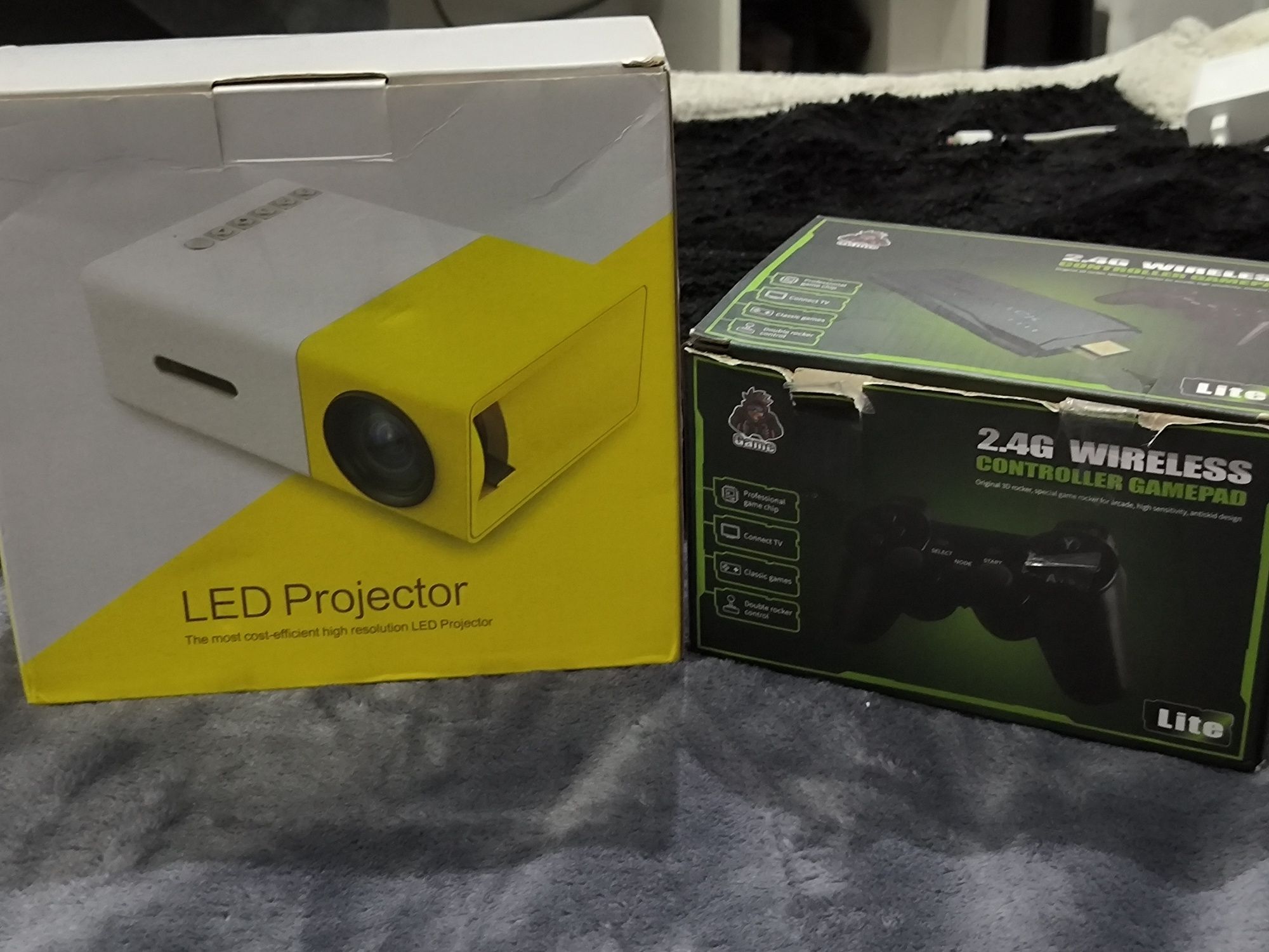 Pack projetor Led + consola com jogos retro