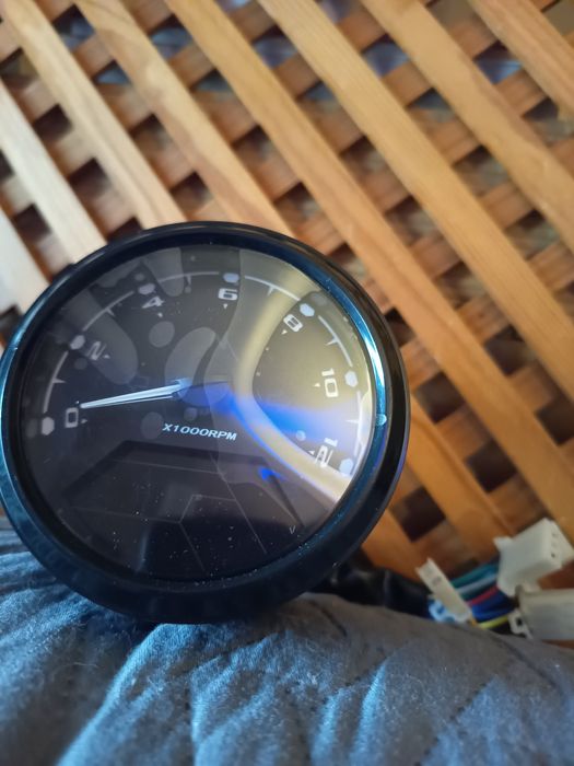 Velocímetro universal M_ota